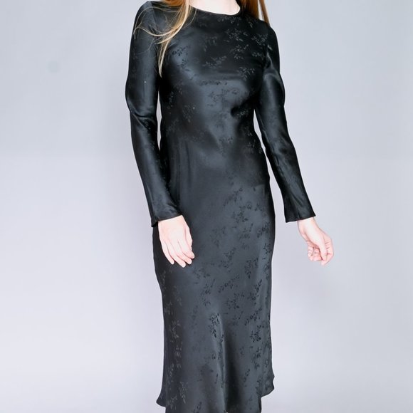 REALISATION Par The Owens Midi Dress in Voodoo Black Silk - Picture 6 of 7